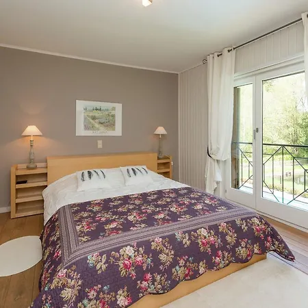 度假居 Magnificent Mansion With Sauna And Jacuzzi In 力宾