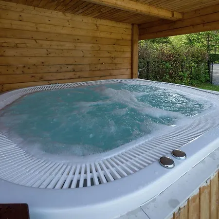 Magnificent Mansion With Sauna And Jacuzzi In 度假居 *